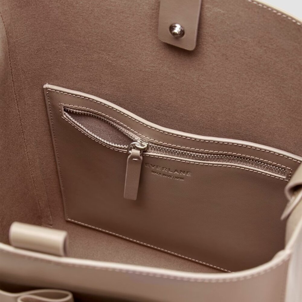 Everlane The Studio Bag in Porcini Taupe - Picture 3 of 11